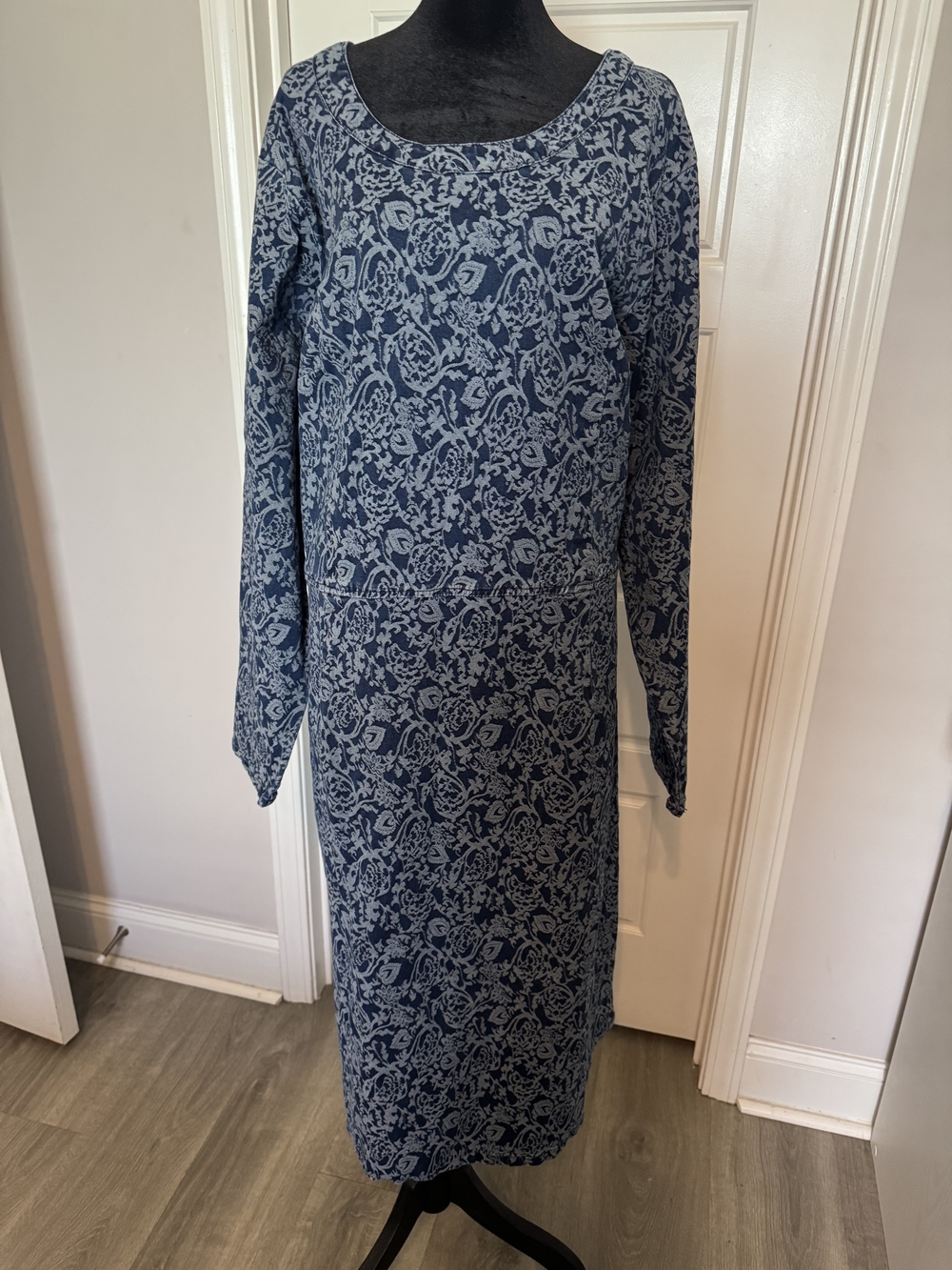 Plus Size Eshakti Blue Floral Long Sleeve Midi Dress